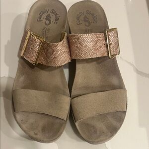 Fantasy Sandals Women's Beige and Pink Slide Sandals